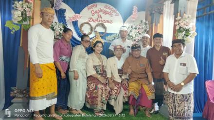 Menghadiri Acara Resepsi Pernikahan Susinggih dengan Purnama